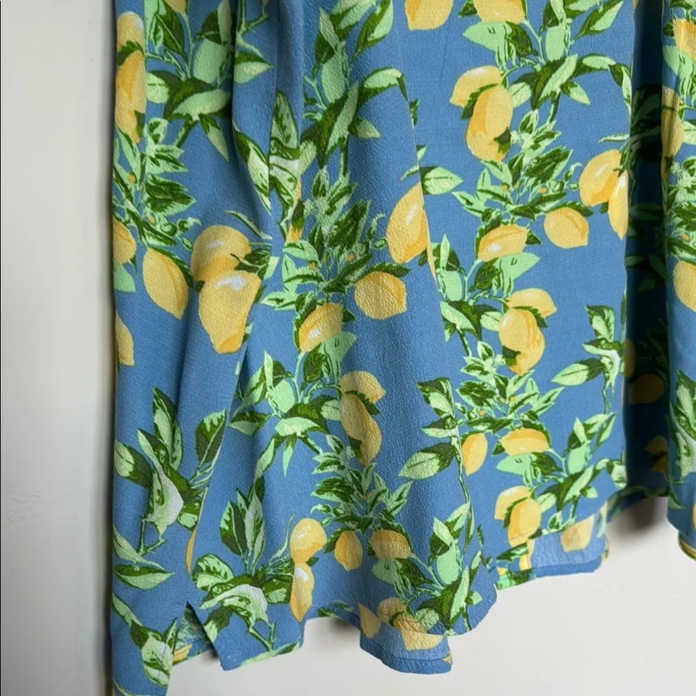 LOFT Blue Lemon Print Women's Top - Picture 10 of 13